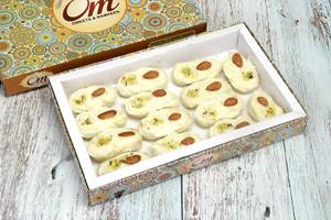 Cream Chena