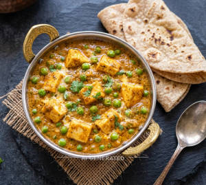 Matar Paneer + Tawa Roti (3 pieces)