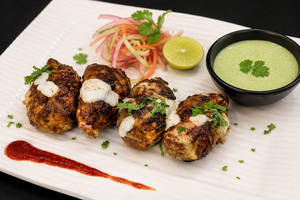 Paneer Chatpata Malai Momos