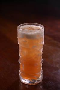 Slow Tide [peach iced tea, ginger, lemon]