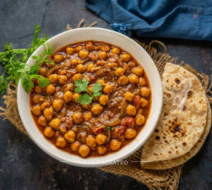 Chana Masala + Tawa Roti (2 pieces)