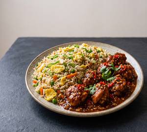 Egg Fried Rice [500 Ml] & Hot Garlic Chicken Gravy 