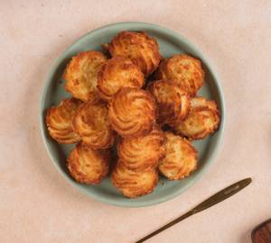 Kashmiri Coconut Macaron Cookies