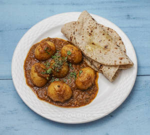 Dum Aloo + Tawa Roti (2 Pieces)