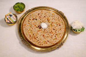 Gobhi Paratha With Amul Butter