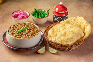 Chole Bhature Family Pack