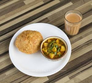 Dal Kachori [1 Piece] Aloo Sabji + Pandit Ji Tea