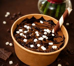 Chocolate bowl cake