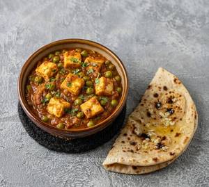 Matar Paneer + Butter Tandoori Roti (1 Piece)