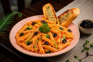 Veg Mixed Sauce Pasta