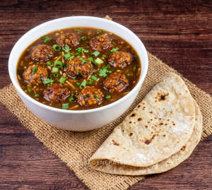 Manchurian Gravy + Chapati (2 pieces)