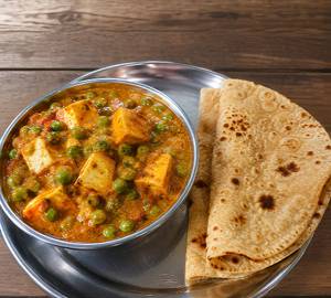 Matar Paneer With 4 Tawa Roti