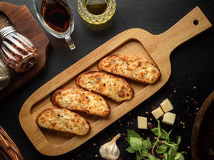 Creamy Cheese Melt Garlic Bread (4 Pcs)