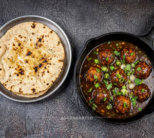 Veg Manchurian Gravy + Tawa Roti (1 piece)