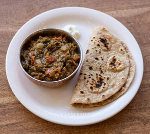 Baingan Bharta + Tandoori Roti (2 Pieces)   