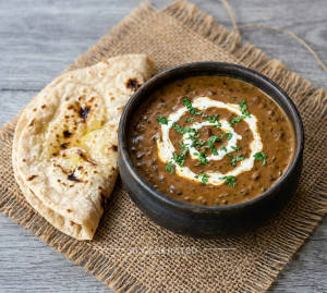 Dal Makhani(Half) + Tawa Roti (1 Piece)