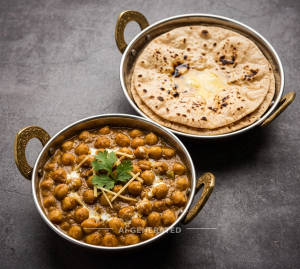 Chana Masala (250Gm) + Tawa Roti (2 pieces)