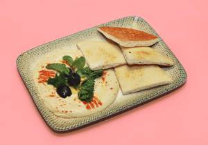 Classic Hummus With Pita Bread