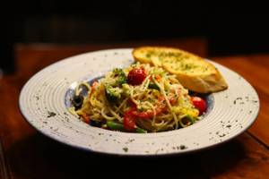 Veg Aglio E Olio Pasta