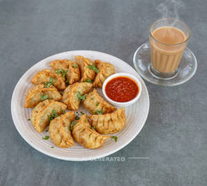 Fried paneer momo + Adarak tea