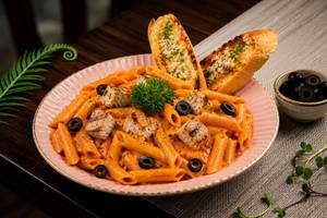 Non Veg Mixed Sauce Pasta (750ml)