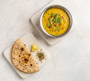 Hari Mirch Dal Fry + Tawa Roti (1 Piece)