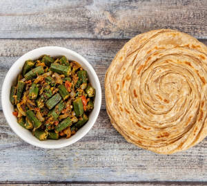 Bhindi Masala + Lachha Paratha (1 piece)