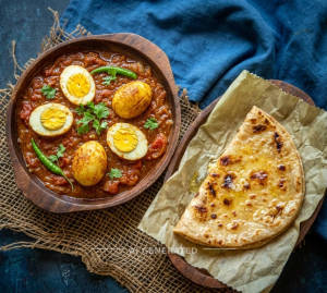 Egg Curry [2 Eggs] + Butter Roti (1 piece)