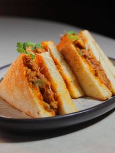 Desi Chicken Masala Sando
