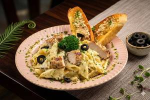 Non Veg White Sauce Pasta (750ml)