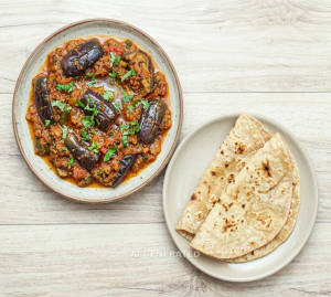 Baigan Masala + Tawa Roti (2 Pieces)