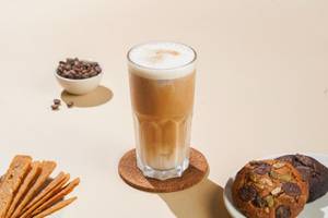 Iced Oatmilk Latte