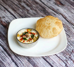 Dahi Tadka + Poori (1 Piece)