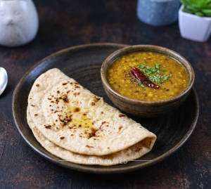 Plain Dal + Tawa Roti (2 pieces)