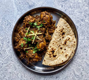 Chicken Bhuna + Tawa Roti (2 pieces) 