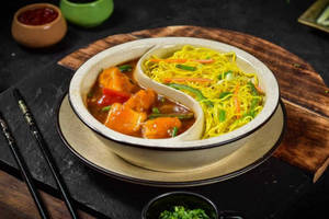 Chilli Paneer Gravy With Noodle Bowl