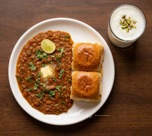 Pav Bhaji [2 Pav] + Lassi Pauch