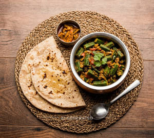 Bhindi Masala + Tawa Roti (2 pieces)