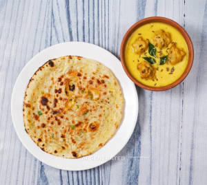 Kadi Pakoda + Tandoori Roti (1 Piece)
