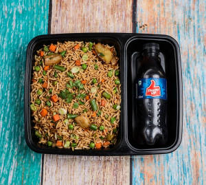 Veg Fried Rice + Thumbs Up Soft Beverage [300 ml]