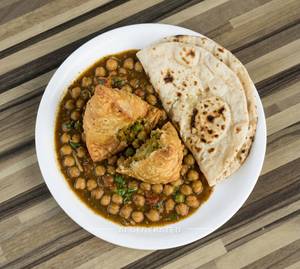 Chole Samosa + Tandoori Roti (2 Pieces)