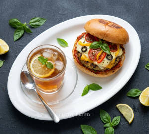 Pizza Burger Premium + Lemon Ice Tea