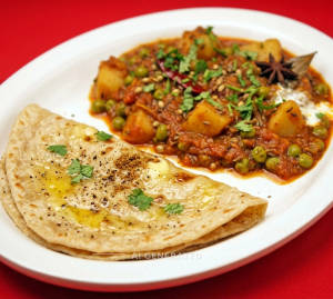 Aalu Mattar + Butter Roti (1 piece)