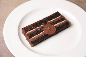 London Caramel Chocolate Cake