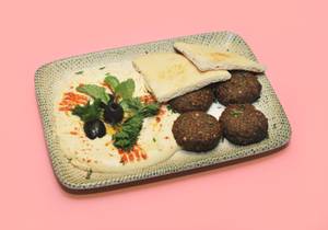 Falafel Hummus with pita bread
