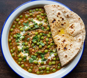 Green Peas Masala + Roti (1 Piece)