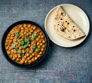 Chana Masala + Tawa Roti (1 piece)