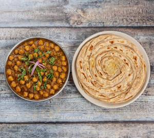 Chana Masala + Lachha Paratha (1 piece)