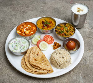Veg Deluxe Thali + Lassi
