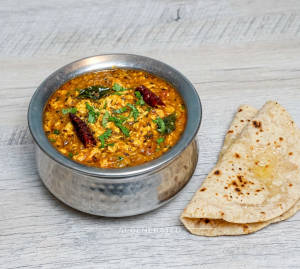Egg Tadka + Tawa Roti (2 Pieces)